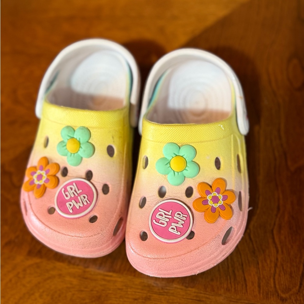 Reel Legends Toddler Clogs with Floral Accents